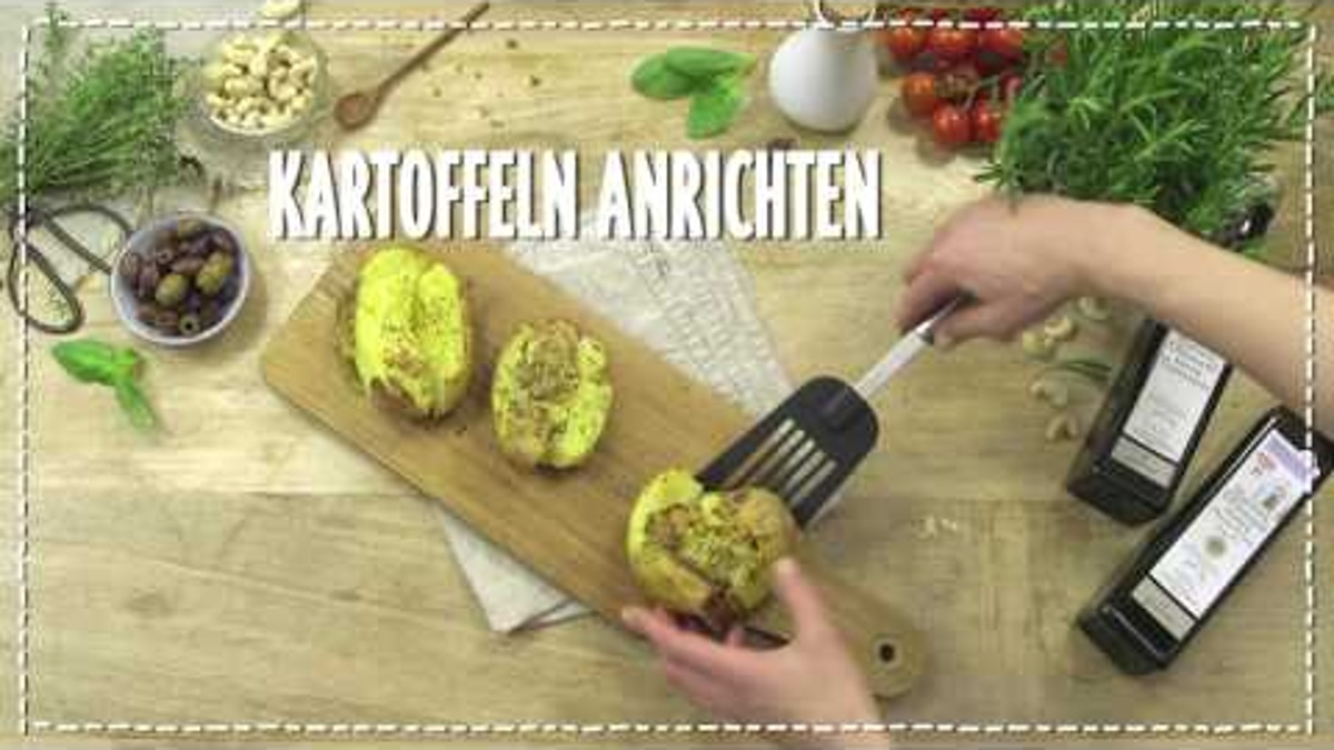Ofen-Quetsch-Kartoffeln Cashew-Creme & Antipasti