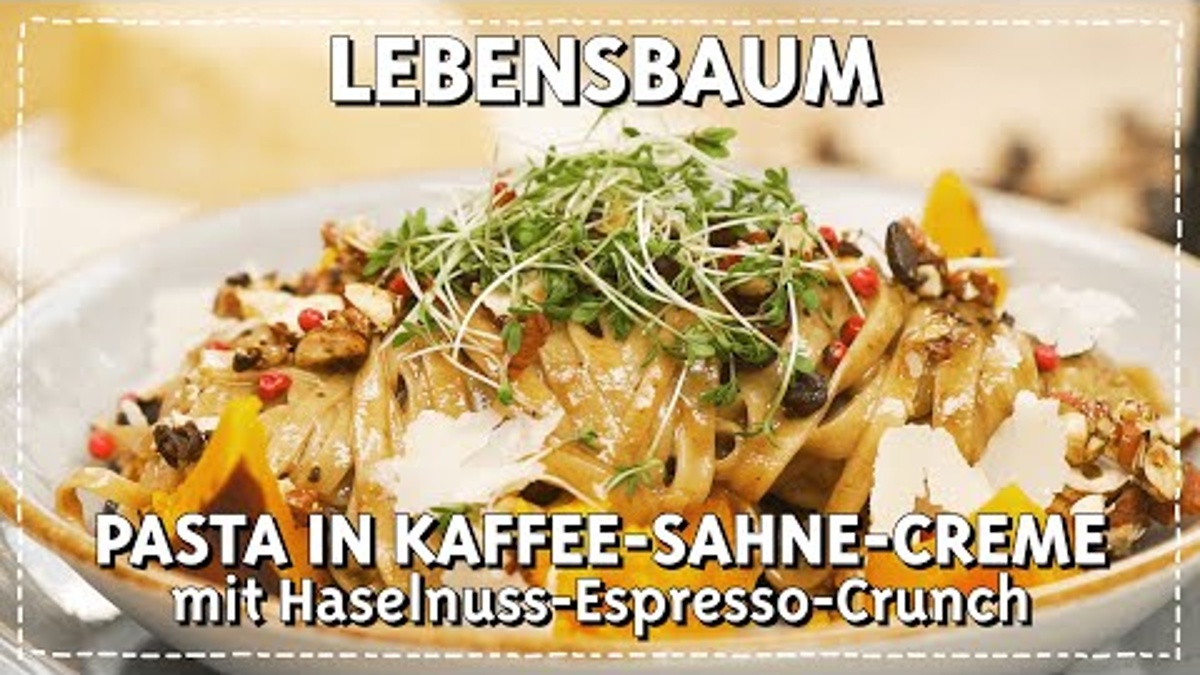 Pasta in Kaffee-Sahne-Creme  mit Haselnuss-Espresso-Crunch auf gebackenem Hokkaido