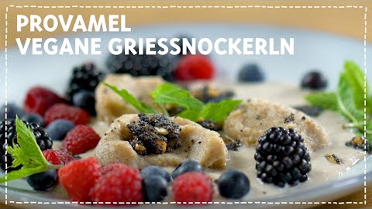 Vegane Grießnockerln mit Vanillesoße & Mohn-Crunch