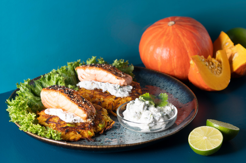 Glasierter Lachs auf Kürbispuffer