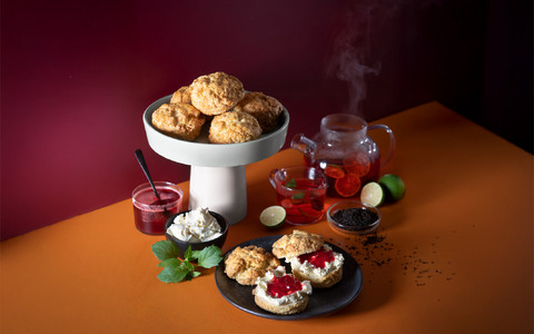 Earl Grey Gelee auf Scones